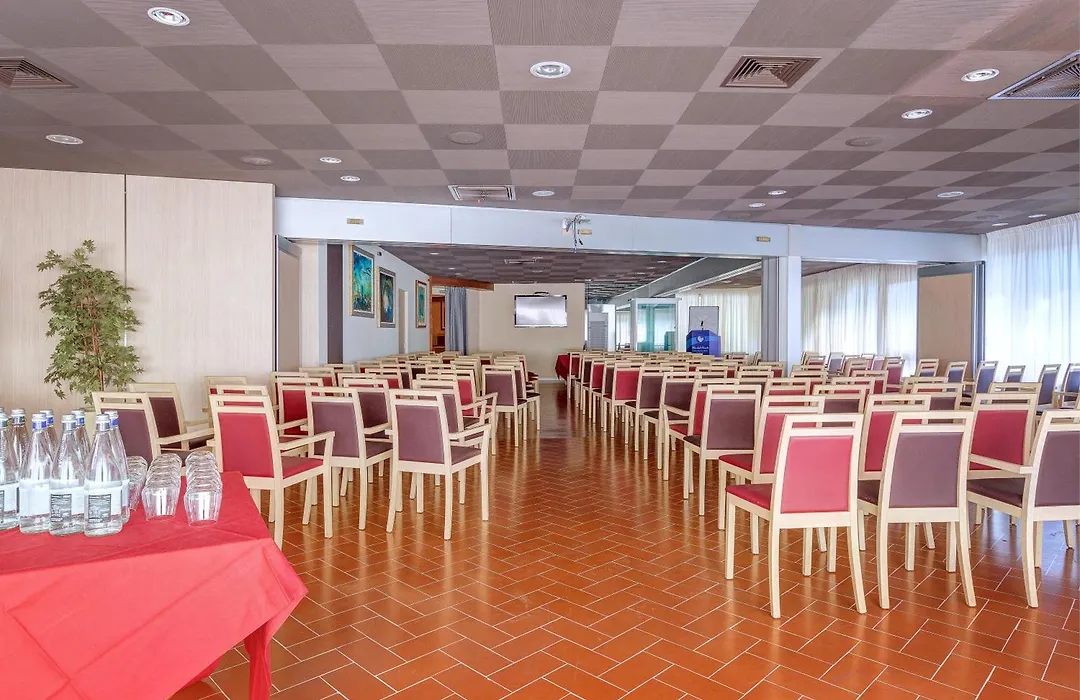 Hotel Riva degli Etruschi-1